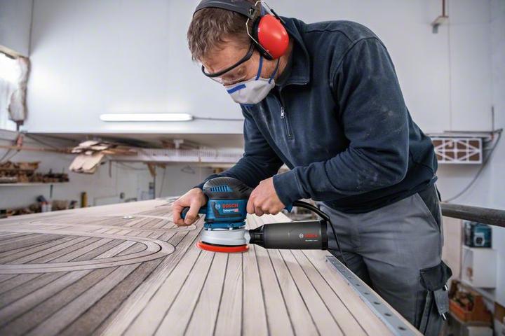 Actual product image Bosch Professional Random orbital sander GEX 40-150 with 1 x multi-hole sanding sheet C470 (Eccentric grinder, 400 W)