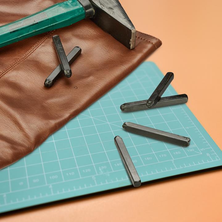 Produktbild Relaxdays 36-tlg. Schlagbuchstaben-Set