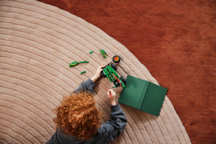Actual product image LEGO Monster Jam Dragon (42149, LEGO Technic)