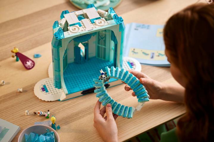 Produktbild LEGO Der Eispalast (43197, LEGO Seltene Sets)