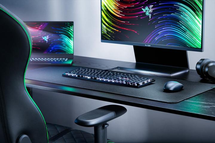Actual product image Razer DeathStalker V2 Keyboard USB QWERTY German Black (DE, Cable)