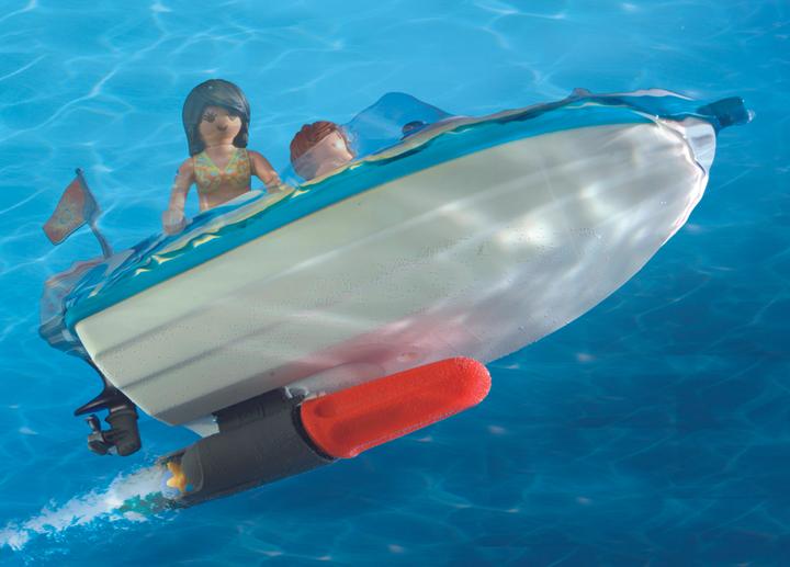 Actual product image Playmobil Surfer-Pickup mit Speedboat (71589)