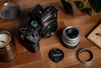 Actual product image Voigtländer Colour-Skopar 50mm / 2.2 VM silver (Leica M, full size)
