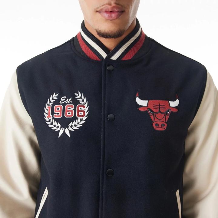 Produktbild New Era jacke chicago bus nba inj varsity (L)