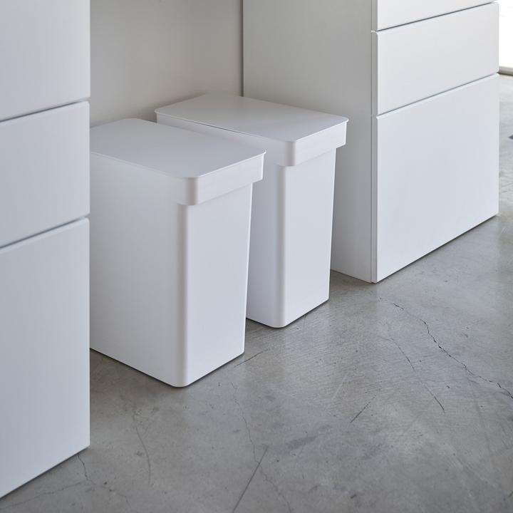Actual product image Yamazaki Airtight waste bin with castors TOWER (25 l)