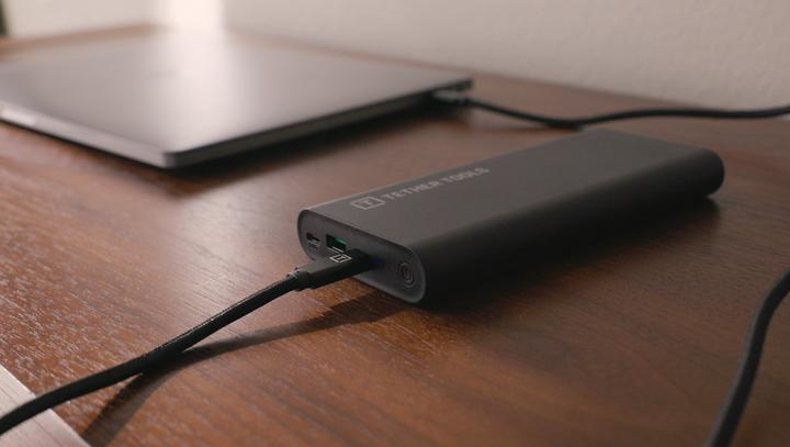 Actual product image Tether Tools ONsite USB-C 100W PD Battery Pack (25,600 mAh) (25.60 mAh, 150 W, 150 Wh)