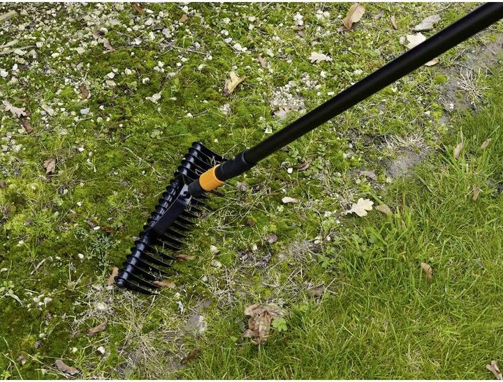 Actual product image Fiskars Lawn aerator