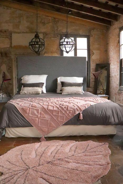 Produktbild Lorena Canals Teppich Monstera Vintage Nude (120 x 180 cm)