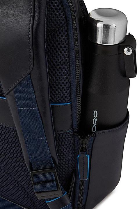 Produktbild Piquadro Blue Square - Laptoprucksack mit iPad®-Fach, RFID-Blocker (16 l)