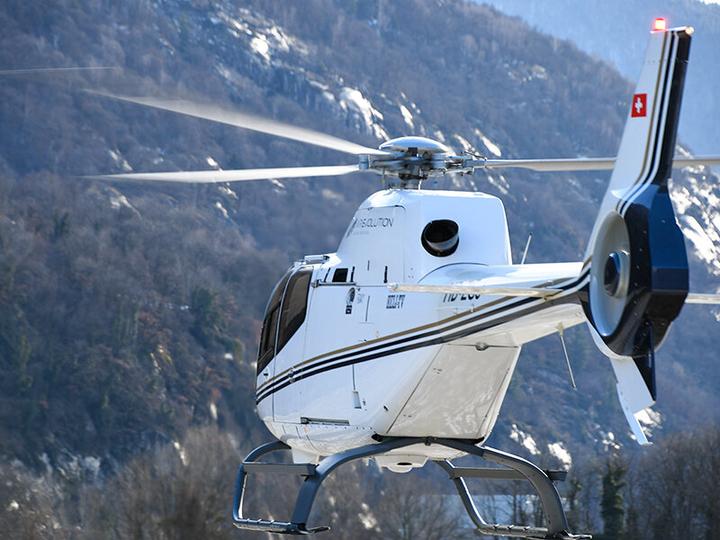 Produktbild Smartbox Hubschrauberflug Cabri G2: 40 Min. grosse Emotionen ab Lodrino (1 Pers.)