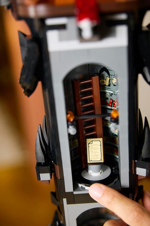 Actual product image LEGO The Lord of the Rings: Barad-dûr (10333, LEGO Icons, LEGO Rare Sets)