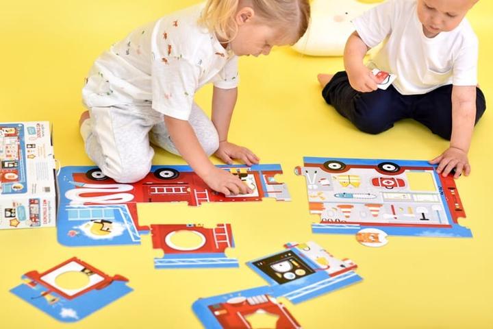Actual product image Czuczu Puzzle with a hole Fire engine 23 elements (23 pieces)