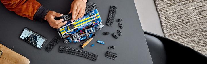 Produktbild LEGO App-gesteuertes Transformationsfahrzeug (42140, LEGO Technic)