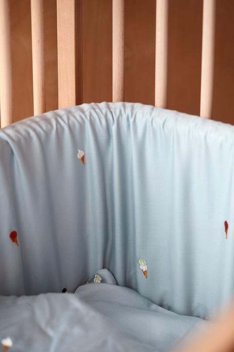 Actual product image Filibabba Bed Bumper – Embroidered Cool Summer Design – Pearl Blue (340 cm, 4 cm)