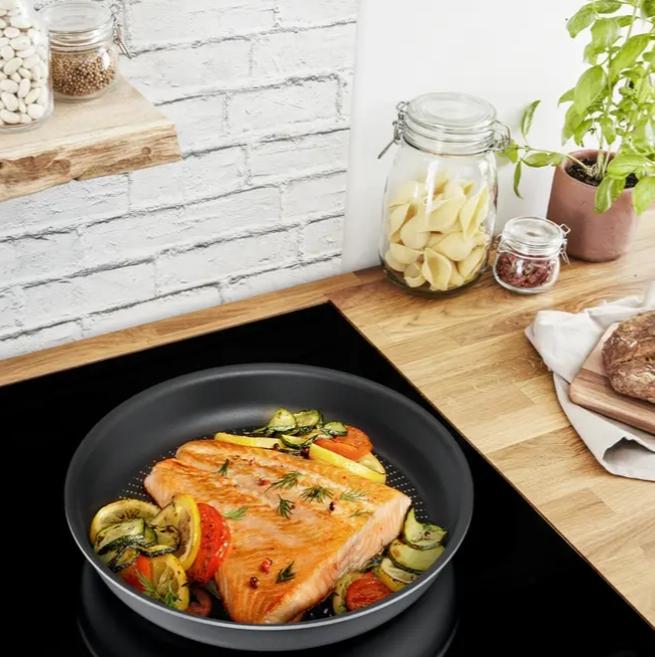 Produktbild Tefal EMOTION 28 CM E30006 (28 cm, Bratpfanne, Edelstahl)