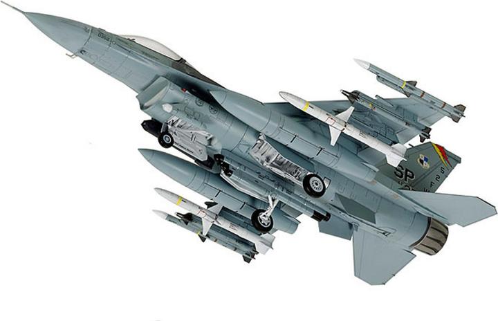 Actual product image Tamiya Lockheed Martin F-16 CJ