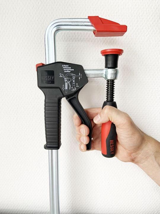 Produktbild Bessey Einhandzwinge EHZ mit 2K-Griff (300 mm)