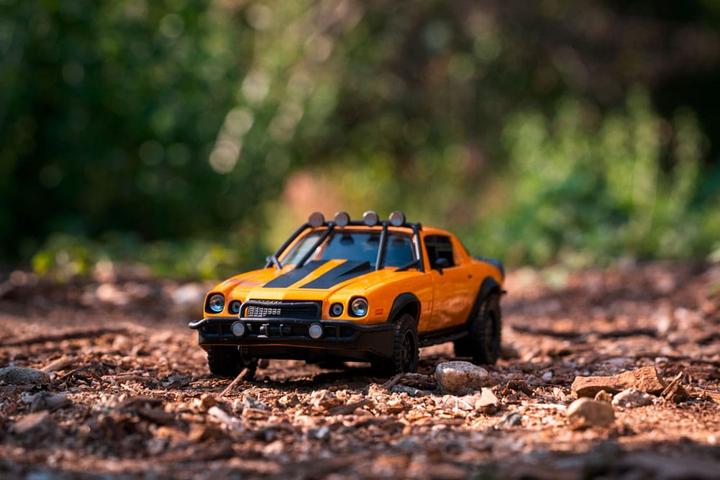 Actual product image Jada Transformers Bumblebee (T7) 1:24
