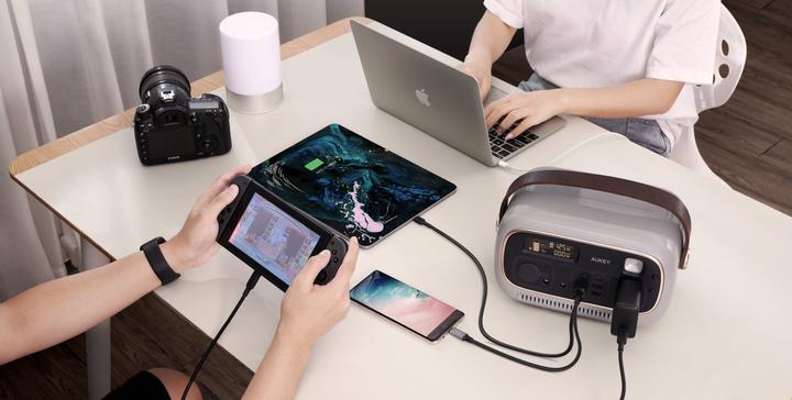Actual product image Aukey PowerStudio 300 (297 Wh, 3.60 kg)
