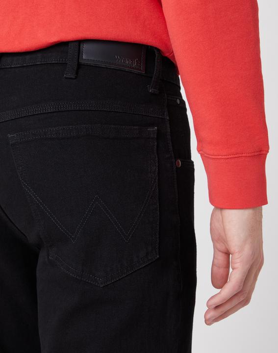 Actual product image Wrangler Authentic Straight (W31/L32)