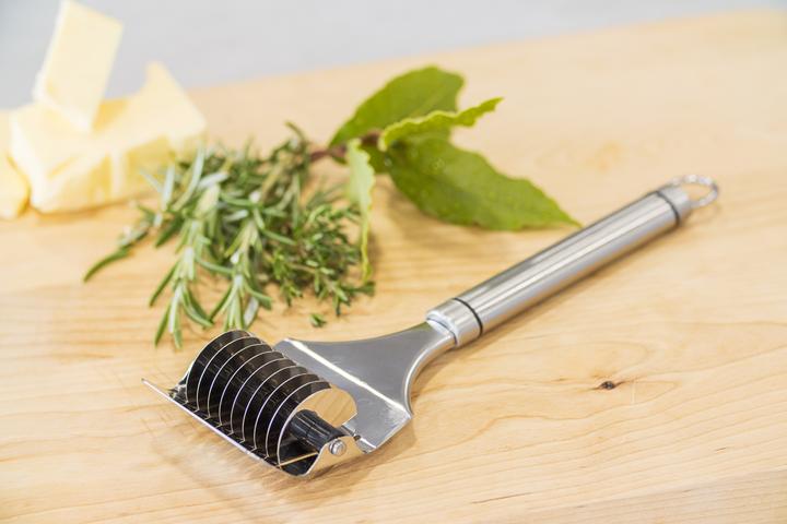 Actual product image Kitchen Craft Pro-Tool herb cutter