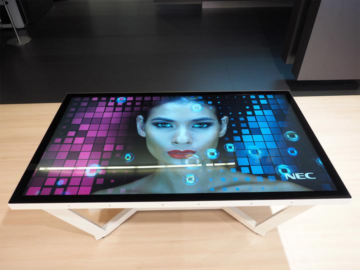 Produktbild NEC MultiSync X651UHD-2 IGT (3840 x 2160 Pixel, 64.96")