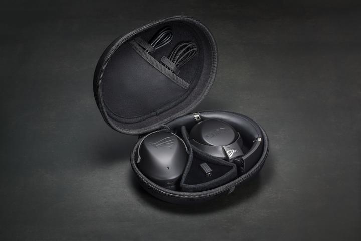 Actual product image ASUS ROG Strix Go BT (Wireless, Cable)