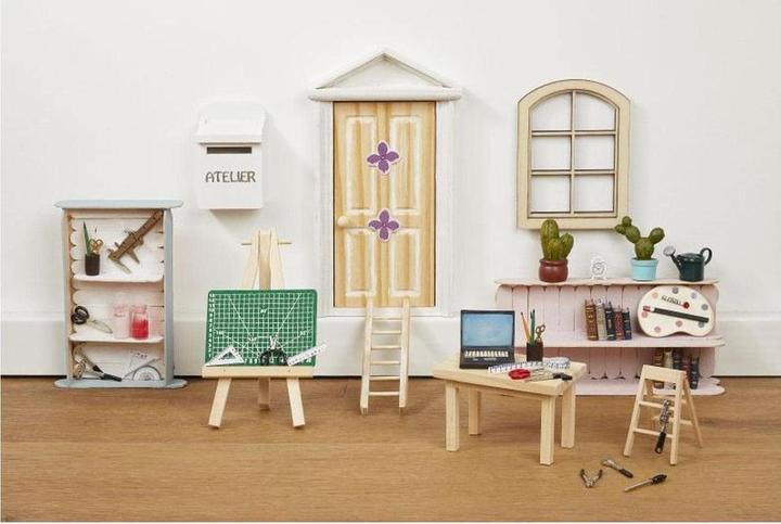 Actual product image Hobby Fun Mini Utensils Easel 7 x 4.5 cm