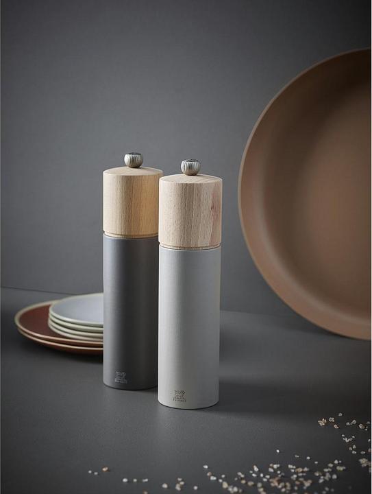 Actual product image Peugeot Boreal (Pepper)