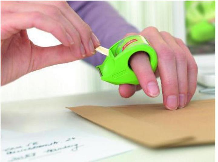 Image du produit tesa tesafilm ECO & CLEAR avec mini dévidoir, sans solvant et résistant au vieillissement
