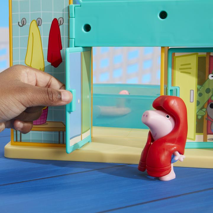 Actual product image Hasbro Swimming pool fun with Peppa