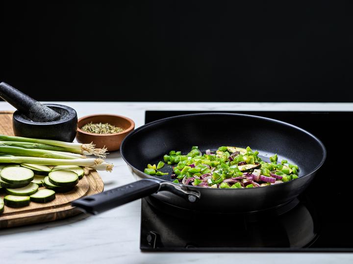 Actual product image KitchenAid Classic Stainless Steel (CC005705-001) (Wok, Stainless steel)