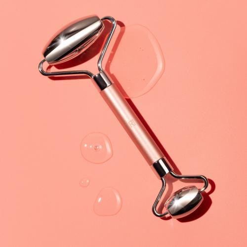 Image du produit Real Techniques Prep Cryo Sculpt Rouleau pour le visage