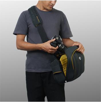 Image du produit Crumpler Company Gigolo 5500, sac à bandoulière, acajou (Sac à bandoulière pour appareil photo)