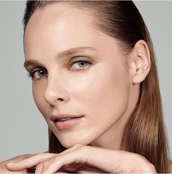 Actual product image Estée Lauder Futurist Hydra Rescue (1W2 Sand)