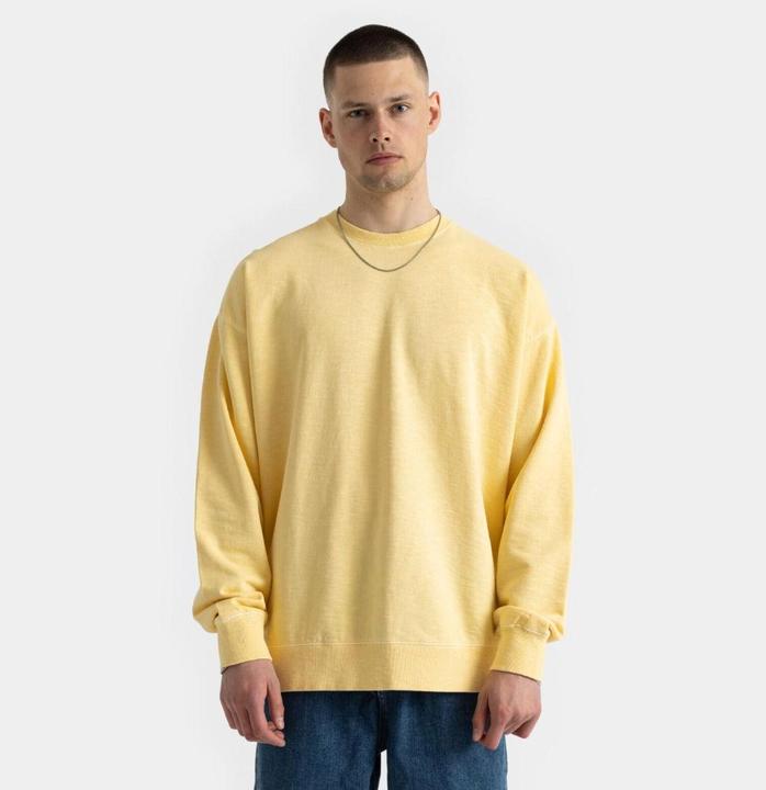 Actual product image Revolution M's Loose Crewneck (XL)