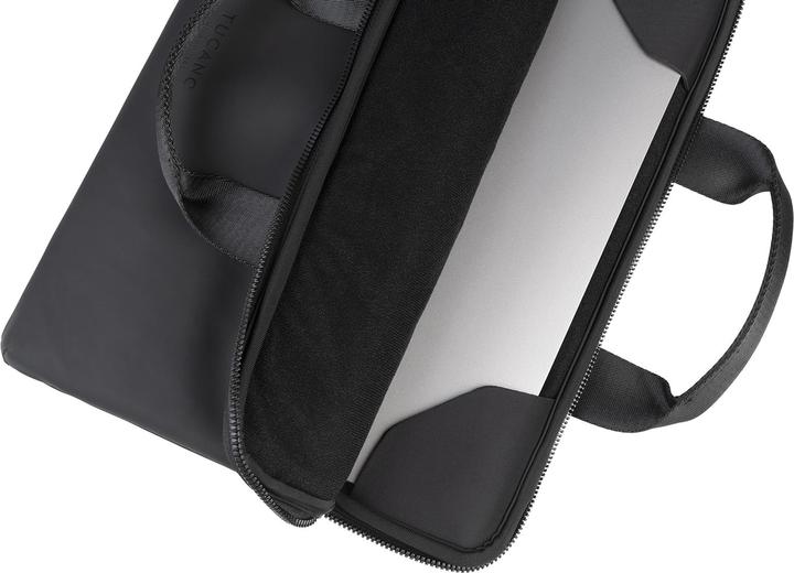 Actual product image Tucano Gommo Slim Case for Apple MacBook Pro 15 & 16 Black Notebook up to 16 (15.60", Apple)