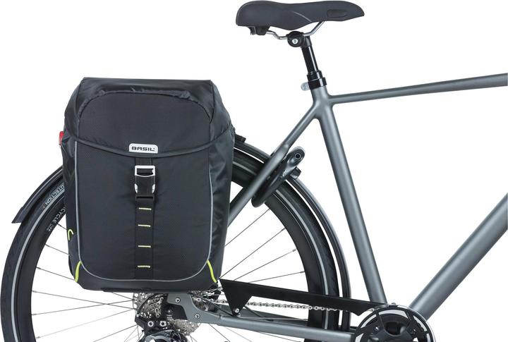 Actual product image Basil Miles (34 l, Luggage carrier bag)