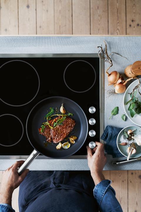 Produktbild WMF Pfanne Bratpfanne 24cm Steak Profi Mehrschichtmaterial beschichtet Induktion (24.24 cm, Bratpfanne, Aluminium)