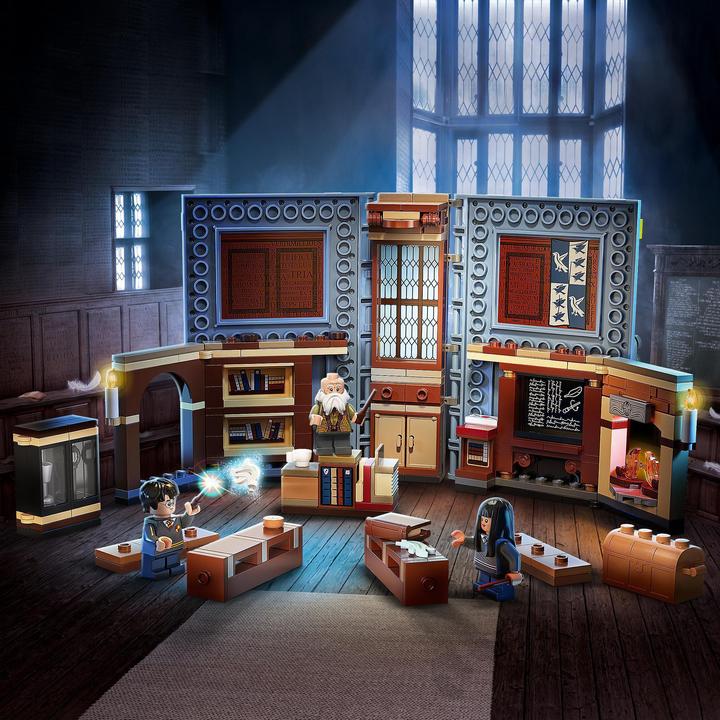 Actual product image LEGO Hogwarts Moment: Magic Lesson (76385, LEGO Harry Potter)