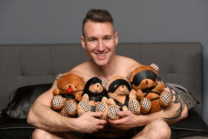 Image du produit Master Series Ours de bondage à capuche