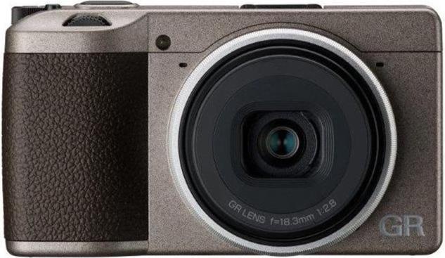 RICOH GR III Édition Journal (28 mm, 24.20 Mpx, APS-C / DX)