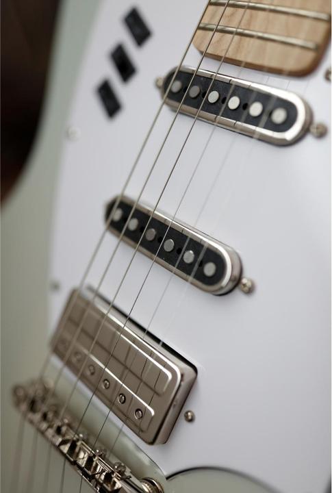 Actual product image Guild Surfliner (Electric guitar, Poplar, Maple)