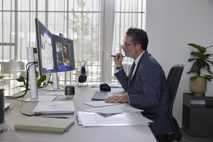 Produktbild HP EliteBook 1040 14 inch G11 Notebook PC, Intel Core Ultra 5, 35,6 cm (14"), 1920 x 1200 Pixel (14", Intel Core Ultra 5 125H, 16 GB, 512 GB, DE)