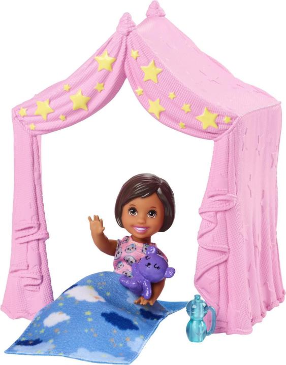 Immagine prodotto Barbie Skipper Babysitters Inc. Set per giocare a letto con bambola per bambini, tenda e sacco a pelo