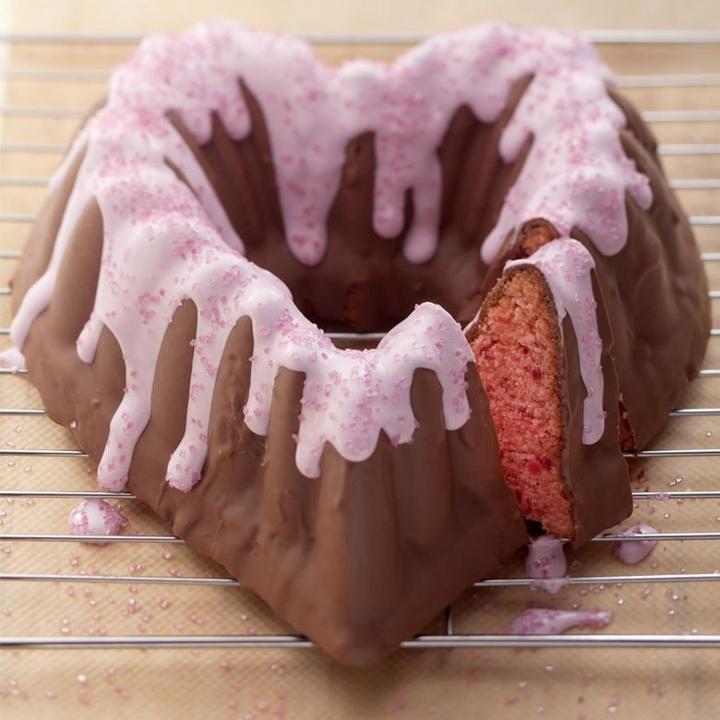Actual product image Nordic Ware Heart wreath baking dish (23.50 cm)