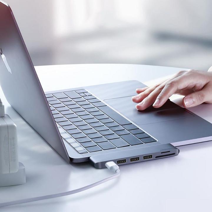 Actual product image Ugreen 6-in-2 (USB-C, 6 Ports)