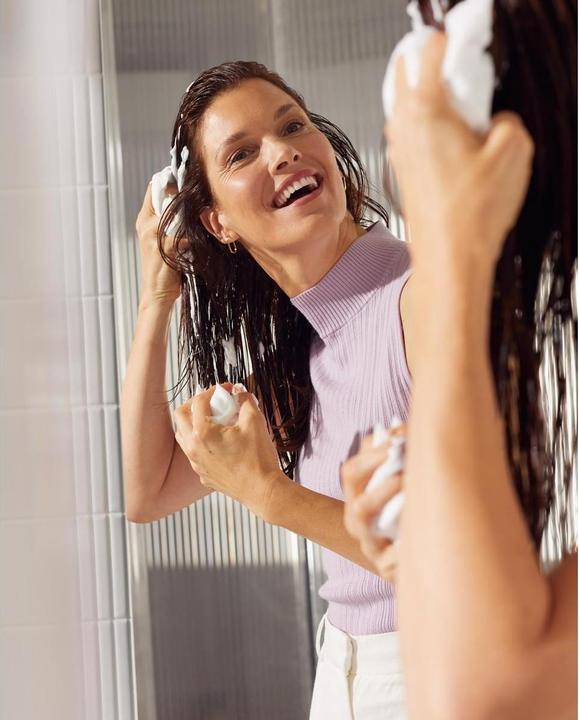 Actual product image NIVEA Diamant Volumen Schaumfestiger (150 ml, Volume foam)