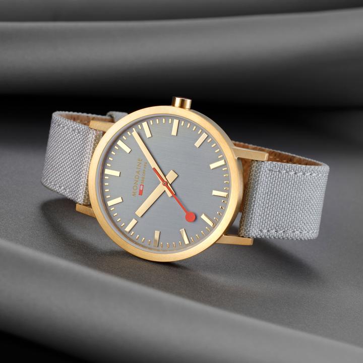 Immagine prodotto Mondaine Classico - ispirato alla natura - Ip Gold (Orologio da polso analogico, 40 mm)