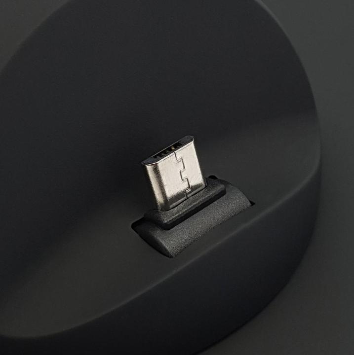 Actual product image Akashi USB-C / Lightning / Micro-USB / QI 4-in-1 charging station (10 W)